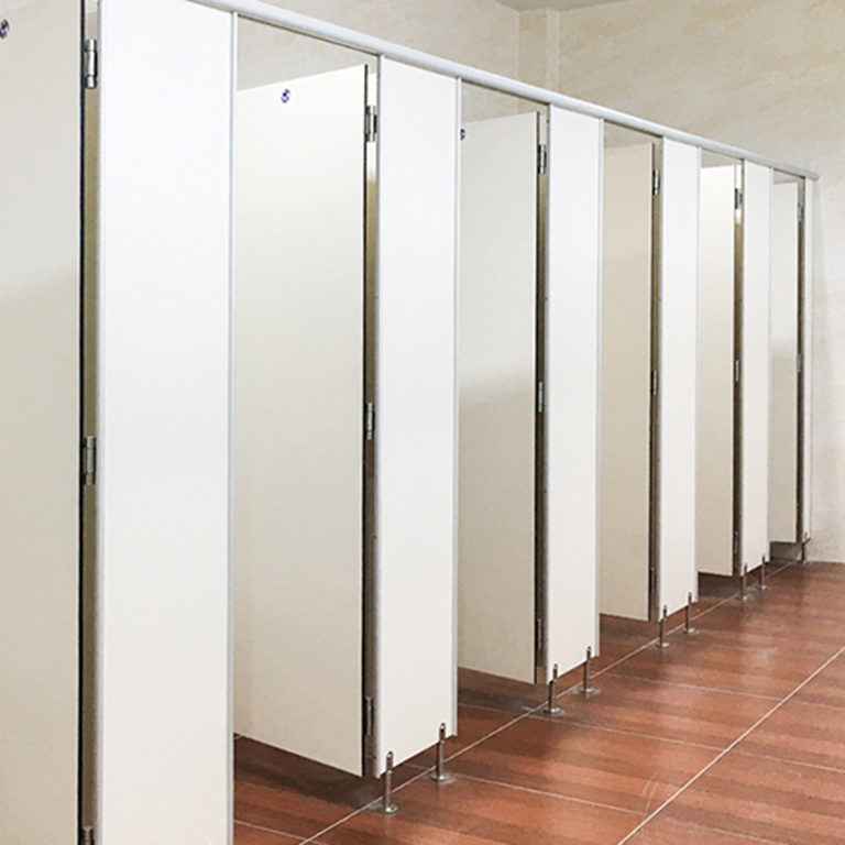 Manufacturas Marpe manufactures and supplies phenolic material WC stalls